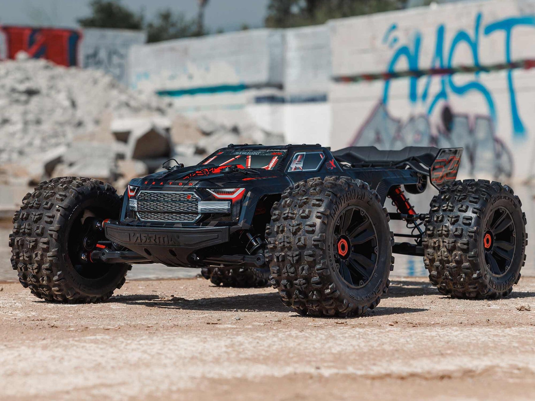 Arrma 1/5 KRATON 4x4 8S BLX EXB Brushless Monster Truck RTR, Black C-ARA5808V2T1