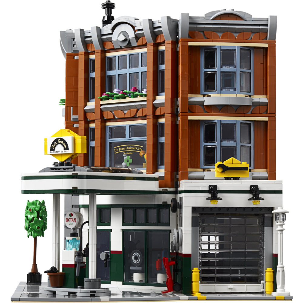 Corner Garage 10264 | Creator | LEGO