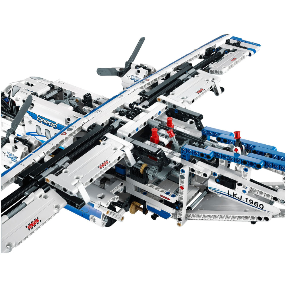 Cargo Plane 42025 | Technics | LEGO