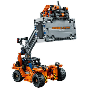 Container Yard 42062 | Technics | LEGO