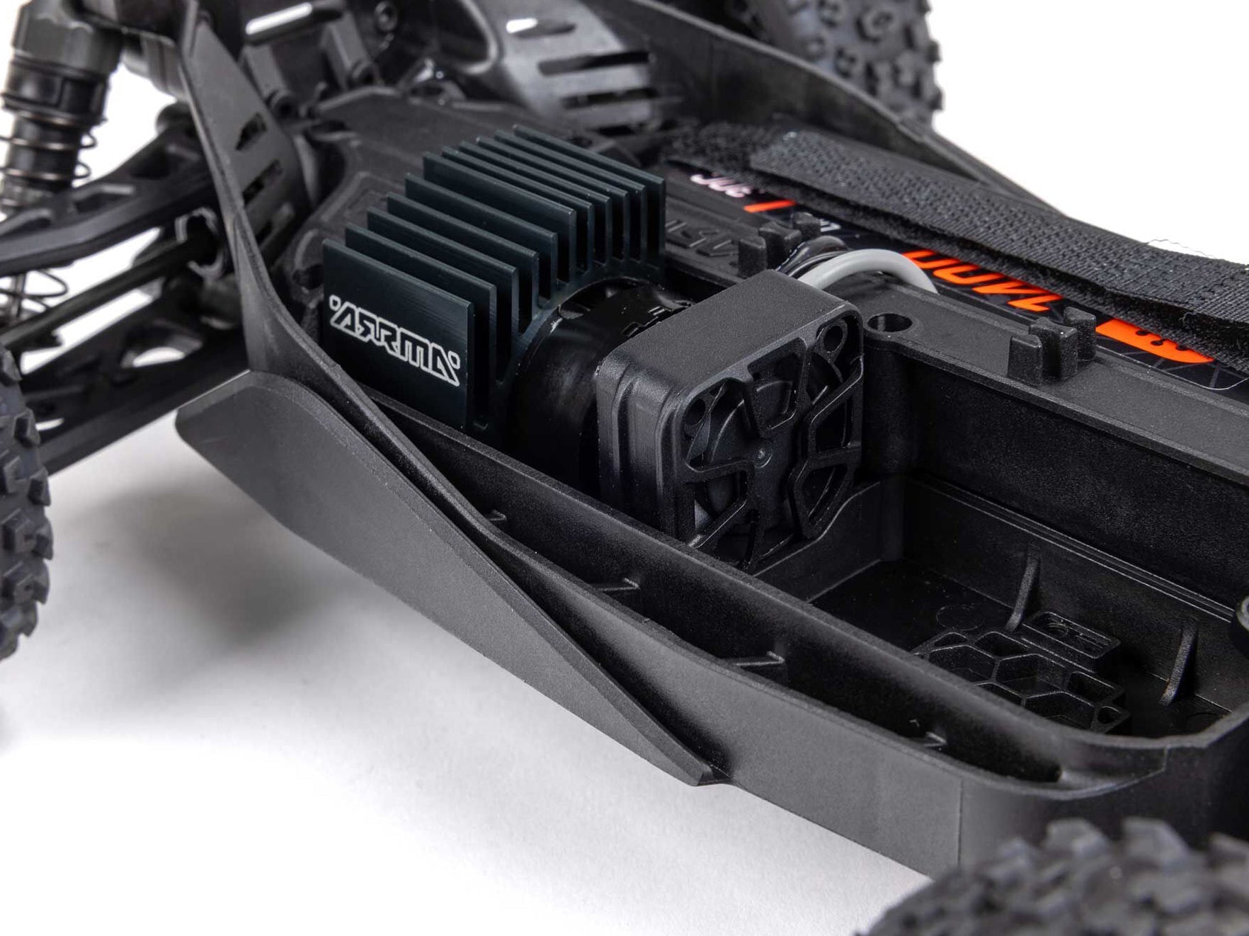 Arrma 1/18 Typhon Grom 4Wd Smart Rtr W/Lipo Batt/Usb Chg Blue/Silv C-ARA2106T1