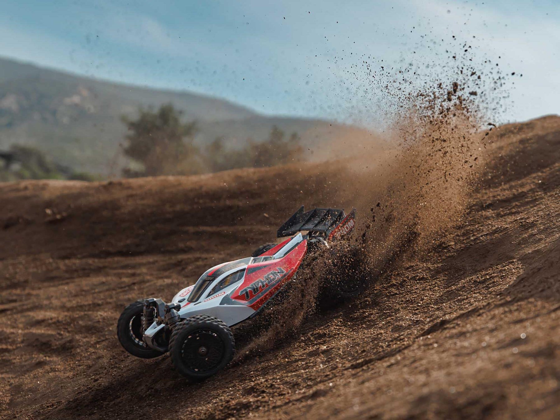 Arrma 1/18 Typhon GROM 4wd Smart RTR w/Lipo Batt/USB Chg Red/White C-ARA2106T2