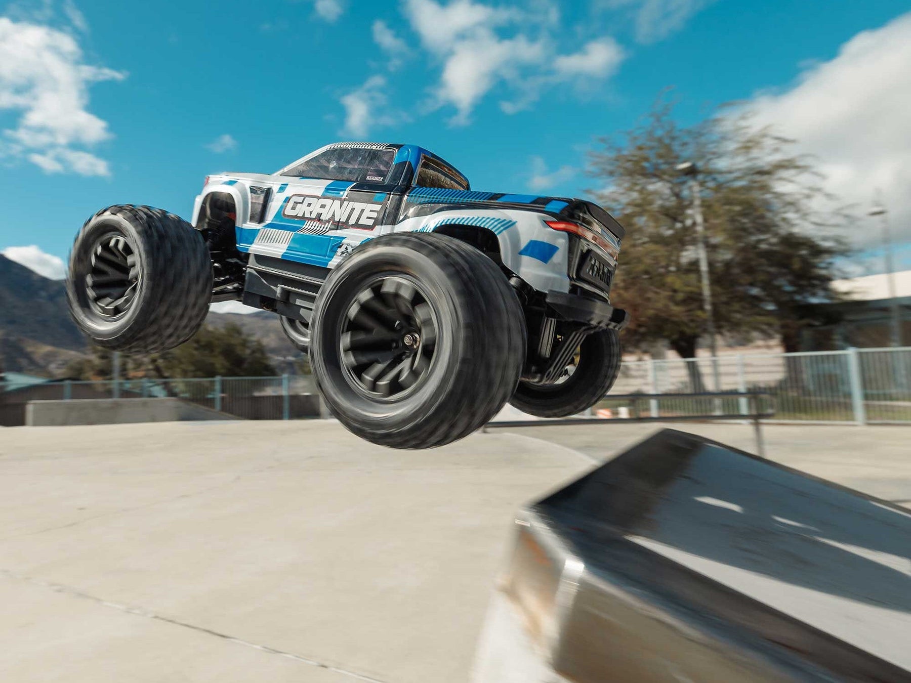 Arrma 1/10 GRANITE MEGA 665 4X4 RTR Monster Truck Blue C-ARA4202V4T2