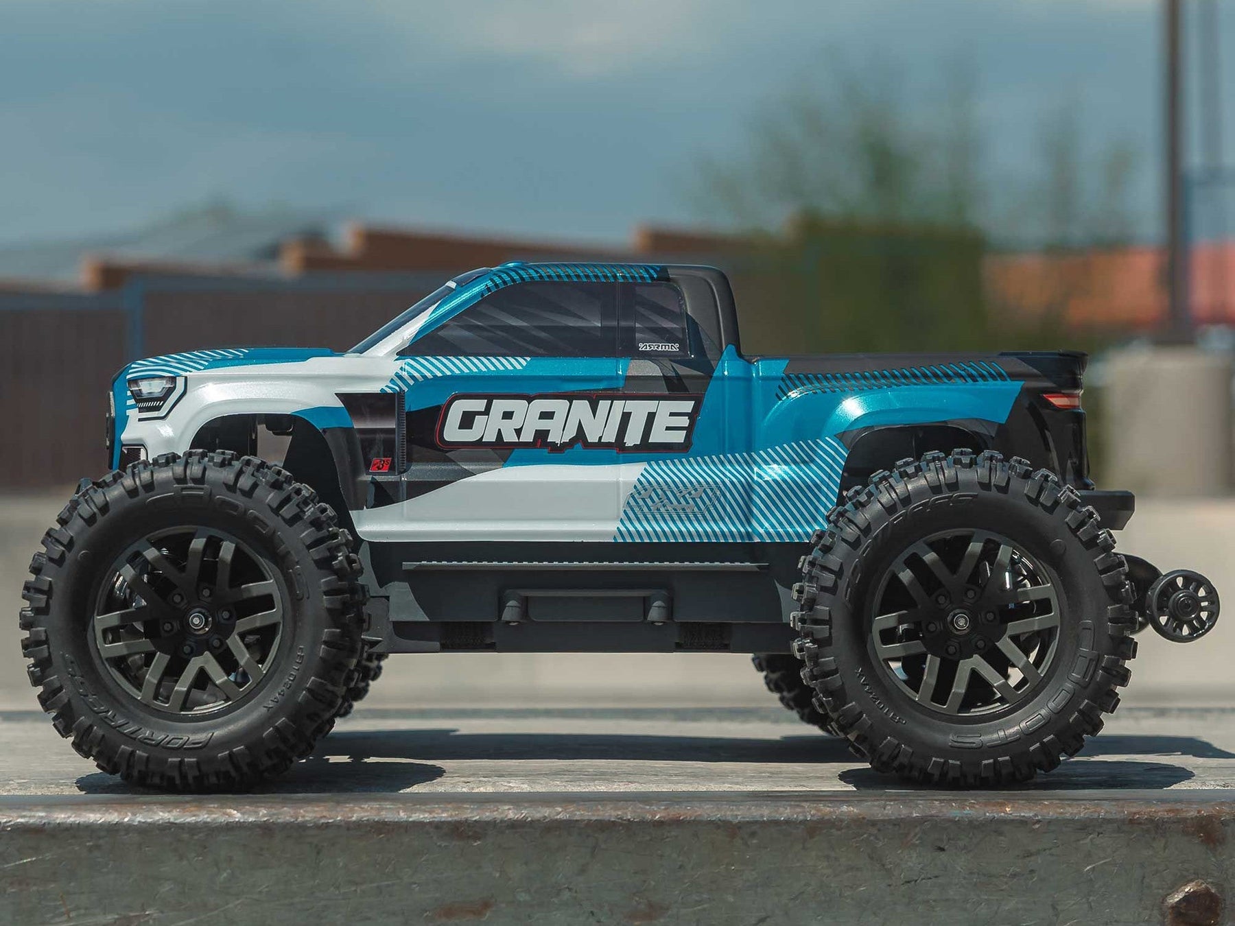 Arrma 1/10 GRANITE 223S DSC 4X4 RTR Brushless Monster Truck - Blue C-ARA4302V4T1