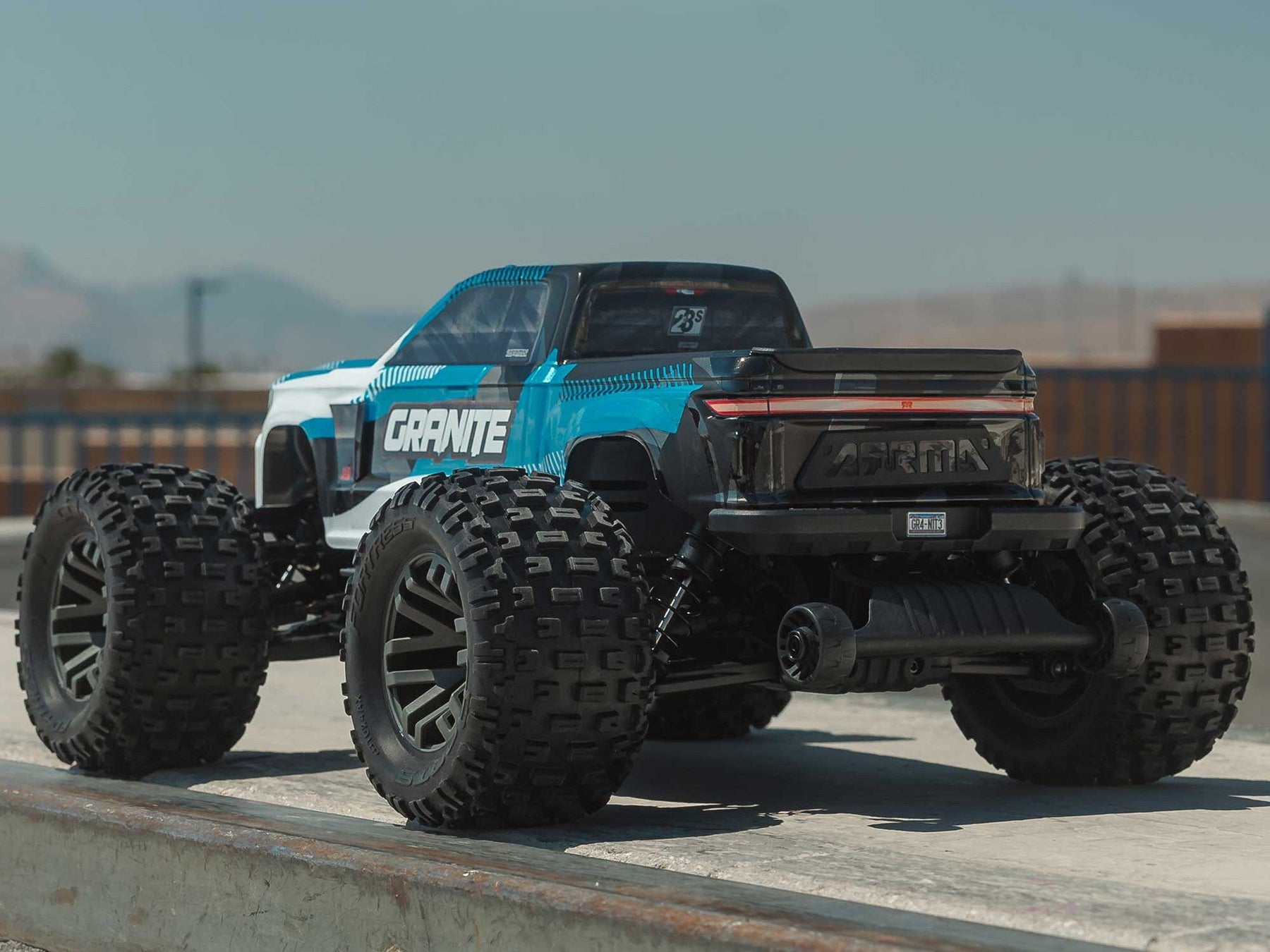 Arrma 1/10 GRANITE 223S DSC 4X4 RTR Brushless Monster Truck - Blue C-ARA4302V4T1