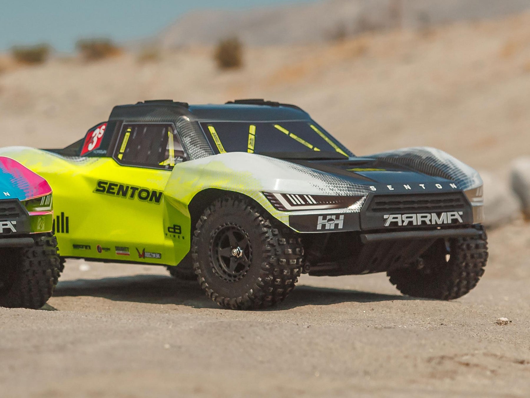 Arrma 1/10 SENTON 223S BLX 4X4 SCT RTR with DSC Yellow/Gunmetal C-ARA4303V4T1