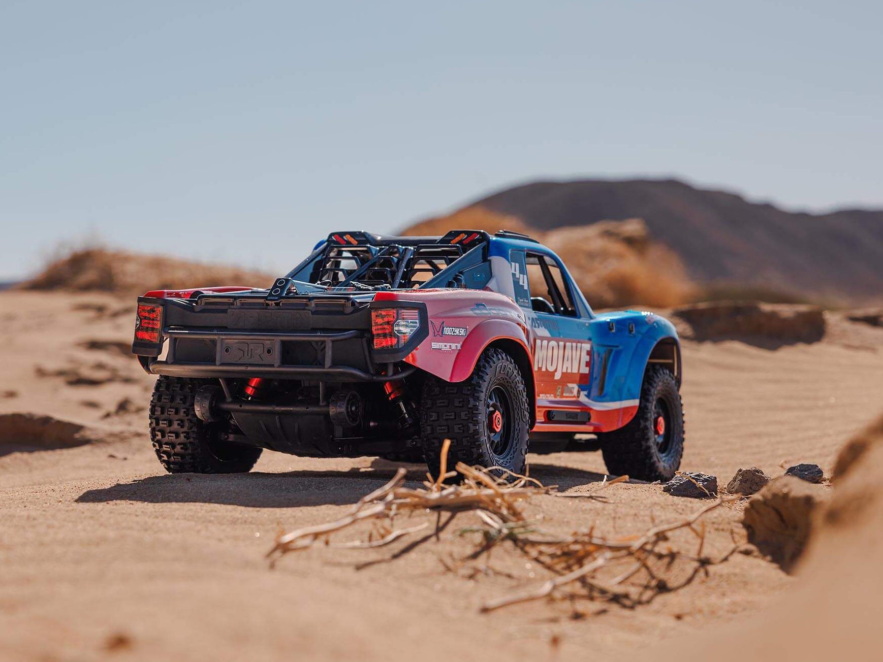 1/8 Mojave 4x4 4S BLX Centre Diff Desert Truck RTR, Blue C-ARA4404T2