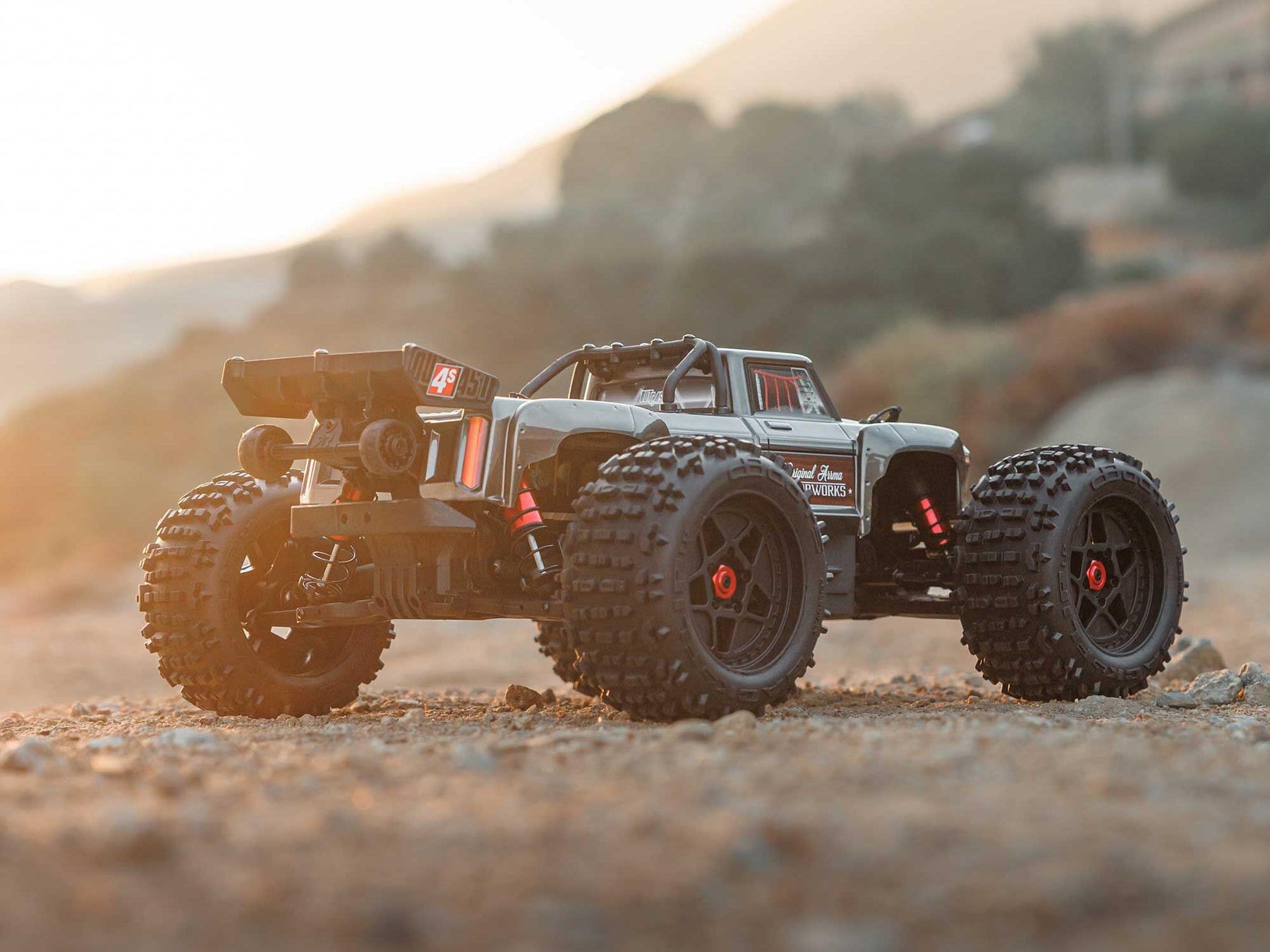 Arrma 1/10 Outcast 4X4 4S Blx Centre Diff Stunt Mt (Gunmetal) C-ARA4410V2T3