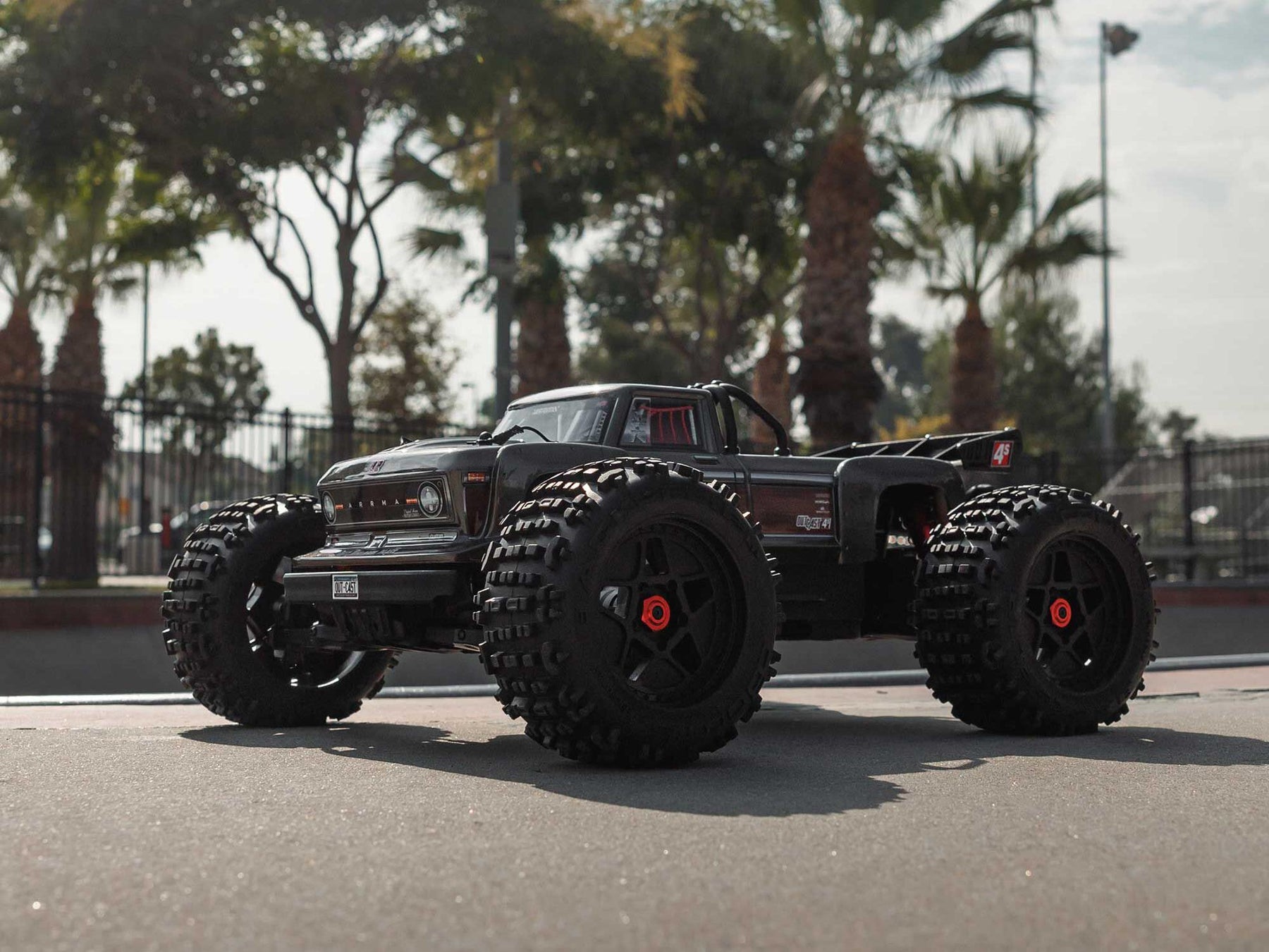 Arrma 1/10 Outcast 4X4 4S Blx Centre Diff Stunt Mt (Gunmetal) C-ARA4410V2T3