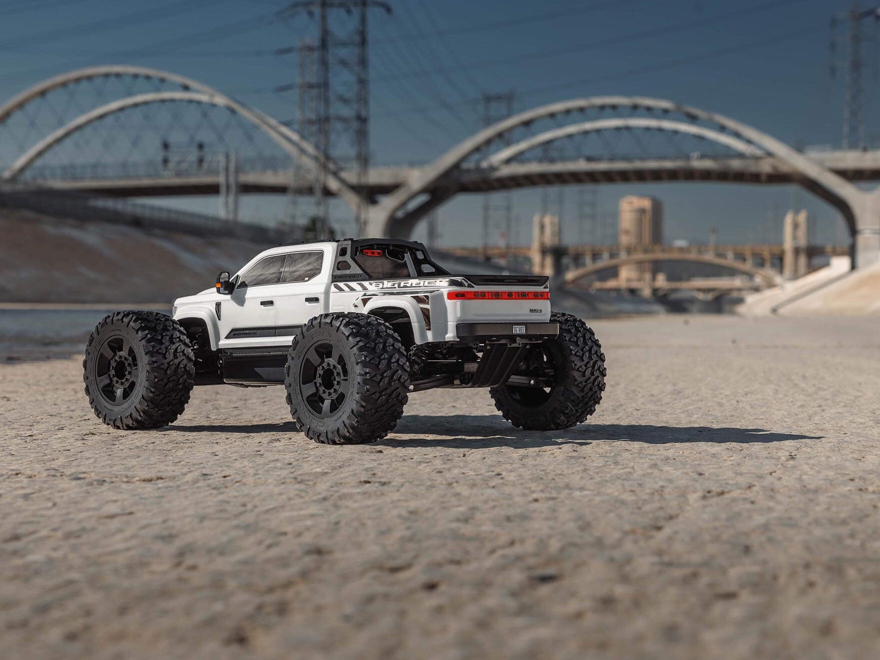 Arrma 1/7 Big Rock 6S 4X4 Blx Monster Truck RTR, White C-ARA7612T3
