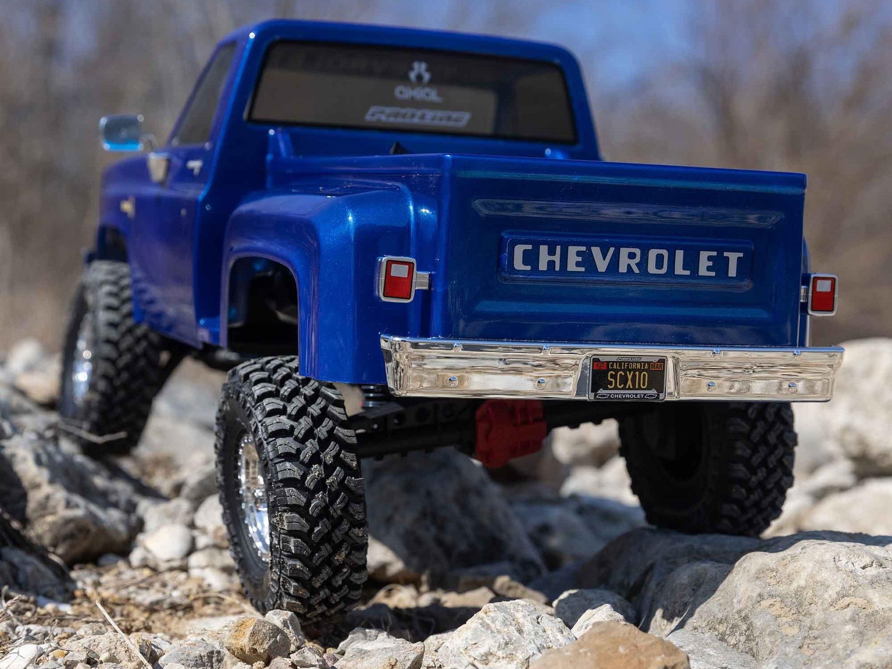 Axial 1/10 Scx10 Iii Base Camp 1982 Chevy K10 4X4 Rtr, Blue C-AXI03030T1