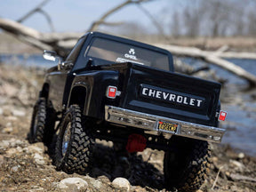 Axial 1/10 Scx10 Iii Base Camp 1982 Chevy K10 4X4 Rtr, Black C-AXI03030T2