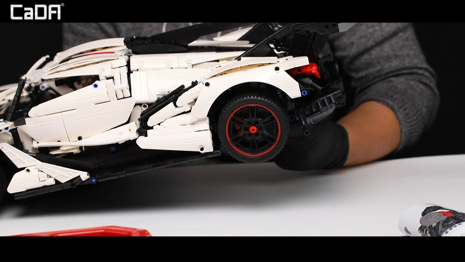 CaDA Master Helios V12 Hypercar - RC Control - 1:8 4449 Pieces Brick Model Kit C61053W